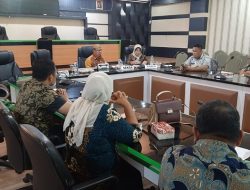Kabgor 8 Mengoptimalkan PAD terus dilakukan pemerintah melalui rapat-rapat bersama instansi terkait yang dipimpin Sekda Kabupaten Gorontalo, Roni Sampir. (Foto: Ist)