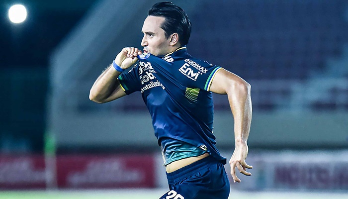 Penyerang Persib Bandung Ezra Walian. (Foto: Ist/maungbandung)