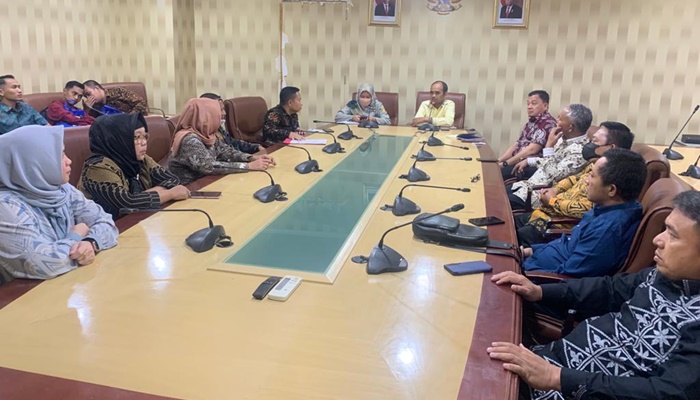 Komisi l saat rapat koordinasi dengan Kementerian Pertanian, Direktorat Pupuk dan Pestisida, Senin (13/2). (Foto:Ist)