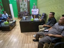 Ketua DPRD Kabupaten Gorontalo, Syam T Ase dan anggota lainnya saat menerima kunjungan kerja tim Pelayanan Penyuluhan dan Konsultasi Perpajakan (KP2KP) Wilayah Limboto. (Foto: Ist)