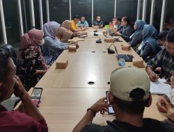 Suasana RDP Komisi lll dengan pihak BPJS dan Klinik Pratama Yulia, di Ruang Dulohupa DPRD Kabupaten Gorontalo. (Foto: Ist).