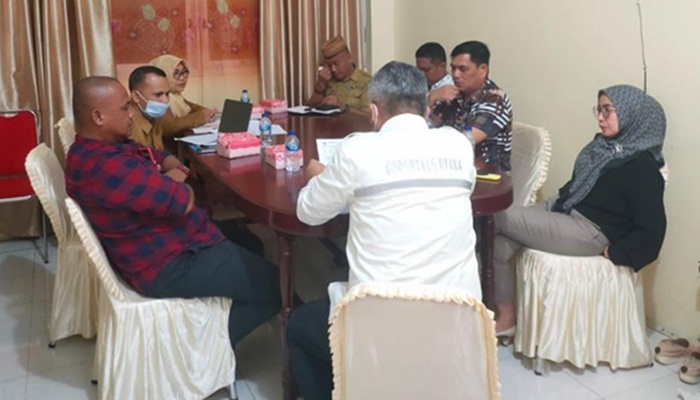 Rapat Komisi I DPRD Gorontalo Utara dengan pihak BKPP dan Bagian Hukum terkait hasil konsultasi dengan KemenPAN RB, Senin (30/1/2023). (Foto: Ist)