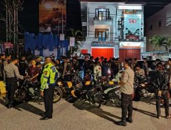 Polresta Gorontalo Kota saat mengamankan sejumlah sepeda motor hasil patroli. (Foto: Ist)