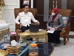 Wakil Walikota Gorontalo, Ryan F. Kono saat bertemu dengan Kepala Perwakilan BKKBN Wilayah Provinsi Gorontalo, Hartati Suleman. (Foto: Ist)