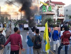 Aliansi Perempuan Merdeka (APM) saat menggelar aksi di Bundaran HI, Rabu (8/3) dalam rangka memperingati Hari Perempuan Sedunia. (Foto: Nusantara1)