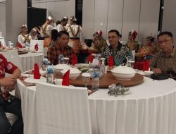 Kepala BPKP SDM Zubair Pomalingo ( kanan) kala berada di Kota Ternate dalam sebuah Rakornas BKPSDM Se Indonesia. (Foto: Ist)