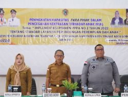 Kota Sekda Kota Gorontalo, Ismail Majid (tengah) saat membuka acara di Hotel El Madinah, Senin (28/2). (Foto: Ist/humas)