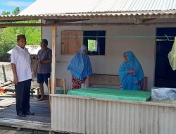 Wakil Ketua DPRD Gorontalo Utara, Roni Imran mengecek langsung kesiapan masyarakat penerima bantuan BSPS. (Foto: Ist)