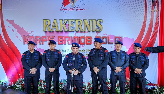 Kapolri Jenderal Listyo Sigit Prabowo bersama jajarannya pada pembukaan Rakernis Korps Brigade Mobil Polri di Gedung Akpol, Semarang, Jawa Tengah (Jateng), Senin, (13/3). (Foto: Ist)