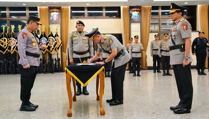 Kapolri Jenderal Listyo Sigit Prabowo memimpin Upacara Sertijab. (Foto: Ist)