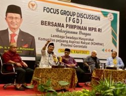 Wakil Ketua MPR RI Fadel Muhammad, Fadel Muhammad saat membuka kegiatan Focus Group Discussion (FGD), di Ballroom Hotel Grand Q, Kota Gorontalo. (Foto: Nusantara1)