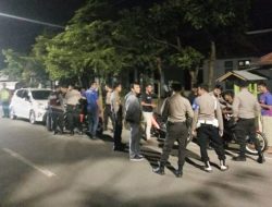 Personil Polresta Gorontalo Kota saat merazia terduga pelaku balapan liar dan mengamankan 10 unit sepeda motor. (Foto: Ist)