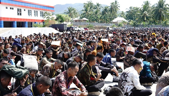 Casis 1 Ratusan Casis berkumpul untuk mendaftarkan diri sebagai anggota Polri. (Foto: Ist)