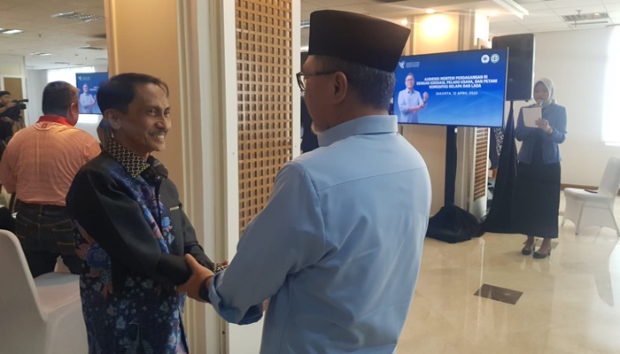 Bupati Gorontalo, Nelson Pomalingo bertemu dengan Menteri Perdagangan RI, Zulkifli Hasan di Jakarta. (Foto: Ist)