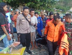 Proses evakuasi korban dari tepi pantai menuju RS Aloe Saboe. (Foto: Ist)