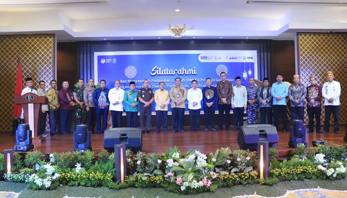 Foto bersama pada acara silaturahmi yang digelar BMPD Gorontalo. (Foto: Ist)