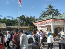 Suasana di halaman Kantor KPU Provinsi Gorontalo saat pendaftaran bakal Caleg, Sabtu (13/5). (Foto: NUSANTARA1)