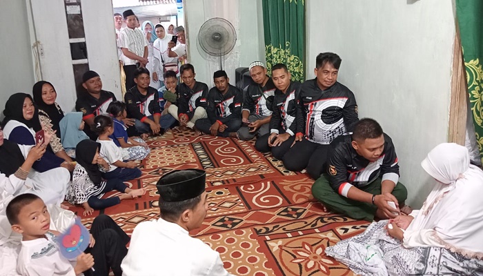 Pengurus HBG mengunjungi rumah korban meninggal dunia akibat senapan angin jenis PCP. (Foto: Ist)