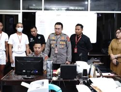 Situasi pemeriksaan kesehatan penerimaan anggota Polri yang menggunakan sistem coding. (Foto: Ist)