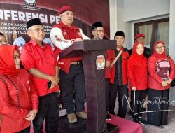 DPD PDI Perjuangan gelar konferensi pers usai mendaftarkan kadernya di KPU Provinsi Gorontalo. (Foto: Nusantara1)