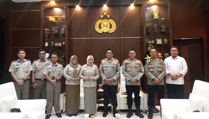 Kapolda Gorontalo Irjen Pol. Drs. Angesta Romano Yoyol M.M saat menerima audiensi dari Kanwil BPN Provinsi Gorontalo Senin (8/5). (Foto: Ist)