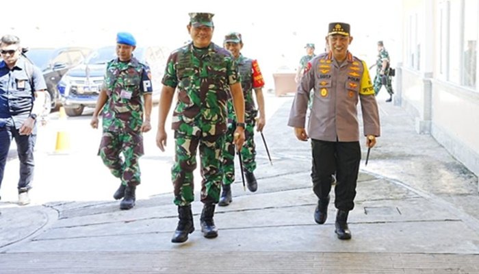 Kapolri Jenderal Listyo Sigit Prabowo saat meninjau pengamanan KTT ASEAN. (Foto: Ist)