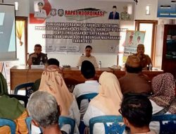 Komisi I DPRD Provinsi Gorontalo saat menggelar rapat koordinasi Penegakan Perda No. 3 Tahun 2013 Tentang Pengelolaan Sampah di Desa Talobutu Selatan. (Foto: Ist)