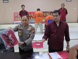 Kapolresta Gorontalo Kota Kombes Pol Dr. Ade Permana, SIK, MH yang didampingi Kasat Reskrim Kompol Leonardo Widharta, SIK saat menggelar konferensi pers terkait dengan Curanmor. (Foto: Ist)