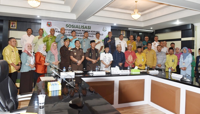 Kunjungan kerja Kajati Gorontalo, Purwanto Djoko Irianto SH. MH di ruang Madani Kabupaten Gorontalo. (Foto:Ist)