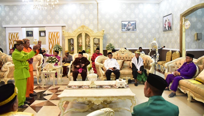 Prosesi Motonggeyamo di Rumah DInas Walikota Gorontalo. (Foto: Ist)