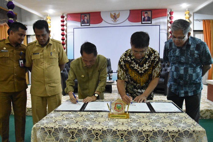 Penandatanganan kerja sama antara pemerintah Kabupaten Gorontalo dengan IJB-NET. (Foto: Ist)