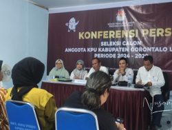 Timsel KPU Gorontalo Utara, saat menggelar konferensi pers terkait dibukanya retkrutmen. (Foto: Nusantara1)