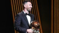 Lionel Messi meraih penghargaan Ballon dOr 2023, Selasa (31/10). [Foto:ist/bola.net:Michel Euler]