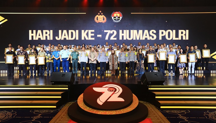 Foto bersama para undangan. [Foto:Ist]