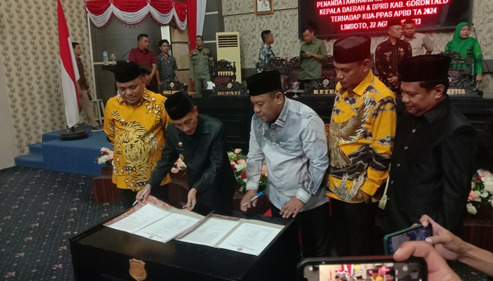 Penandatangan nota kesepakatan rancangan KUA-PPAS APBD Kabupaten Gorontalo tahun anggaran 2024, Selasa (22/8). (Foto: Ist)