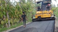 Salah satu proyek jalan yang tengah dikerjakan. [foto:ist]