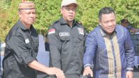 Ketua DPRD Kabupaten Gorontalo, Syam T Ase (kiri) saat hadir pada apel siaga menghadapi tahapan kampanye Pemilu tahun 2024 tingkat Kabupaten Gorontalo. [foto:ist]