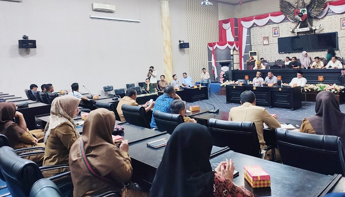 Rapat kerja gabungan komisi di DPRD Kabupaten Gorontalo menyikapi permasalahan di Rumah Sakit MM Dunda Limboto. [foto:ist/humas]