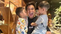 Baim Wong bersama kedua anaknya. [foto:ist/instagram baimwong]