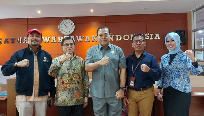 PWI Pusat dan KIP RI menjalin dan memantapkan kerja sama terutama bidang informasi. [foto: ist]