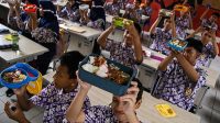 Ilustrasi. Makan Siang Gratis bagi siswa. [foto: ist]