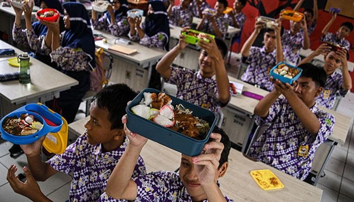 Ilustrasi. Makan Siang Gratis bagi siswa. [foto: ist]