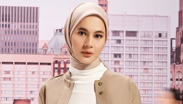 Paula Verhoeven makin serius belajar agama. [foto:ist/ig]