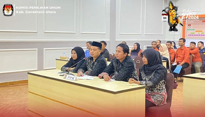 PPK yang hadir saat rapat pleno yang diselenggarakan KPU Gorontalo Utara.