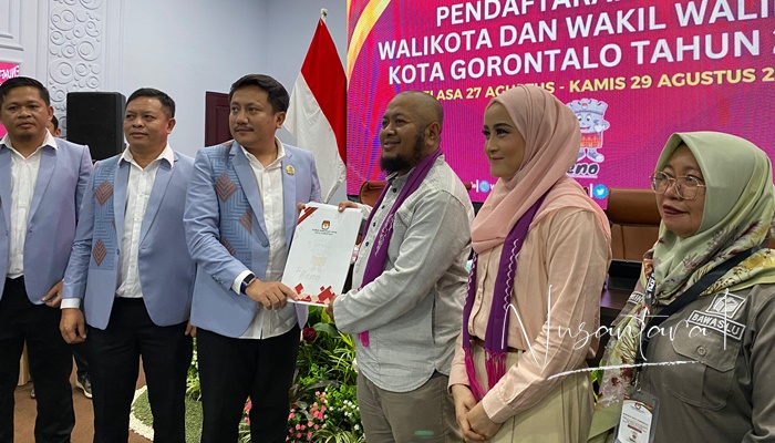 Pasangan RAMAH saat mendaftar di KPU Kota Gorontalo. [foto:nusantara1]