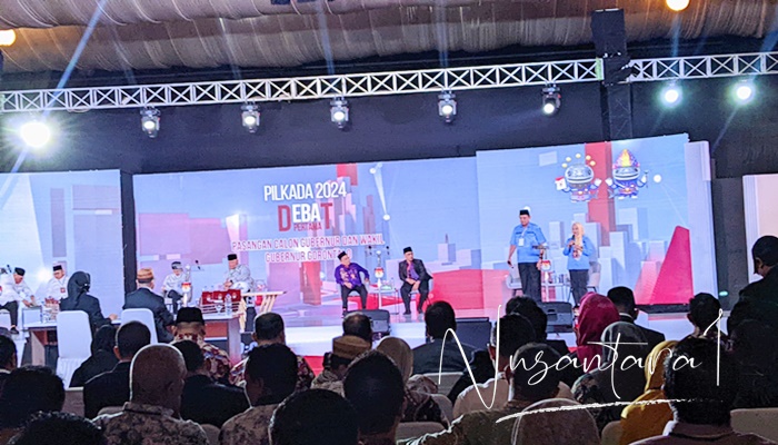 Calon Wakil Gubernur Gorontalo, Idah Syahidah Rusli Habibie saat memaparkan visi misi pada debat yang digelar KPU, Jumat (25/10). [foto: nusantara1]