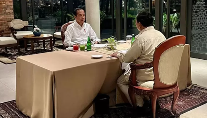 Presiden Joko Widodo (Jokowi) melakukan melakukan pertemuan tertutup dengan Prabowo Subianto, di Hutan Kota Plataran, Kompleks GBK, Senayan, Jakarta, Selasa (8/10). [foto:ist/Instagram Jokowi]