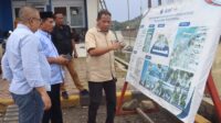 Wakil Ketua DPRD Provinsi Gorontalo, Ridwan Monoarfa, saat melakukan kunjungan kerja ke Pelabuhan AGIT di Kecamatan Anggrek, Gorontalo Utara, Selasa (18/3). [foto:ist]