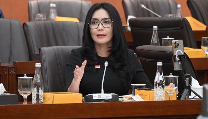 Anggota Komisi VI DPR, Rieke Diah Pitaloka . [foto:ist]