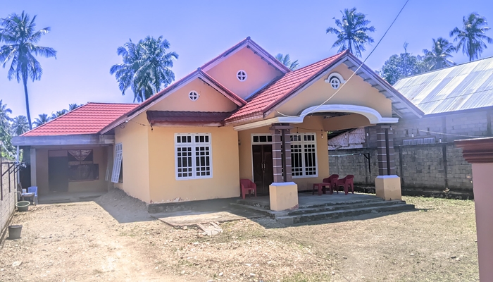 Rumah YM terduga pelaku ritual pengobatan menyimpang. [foto:juna/nusantara1]